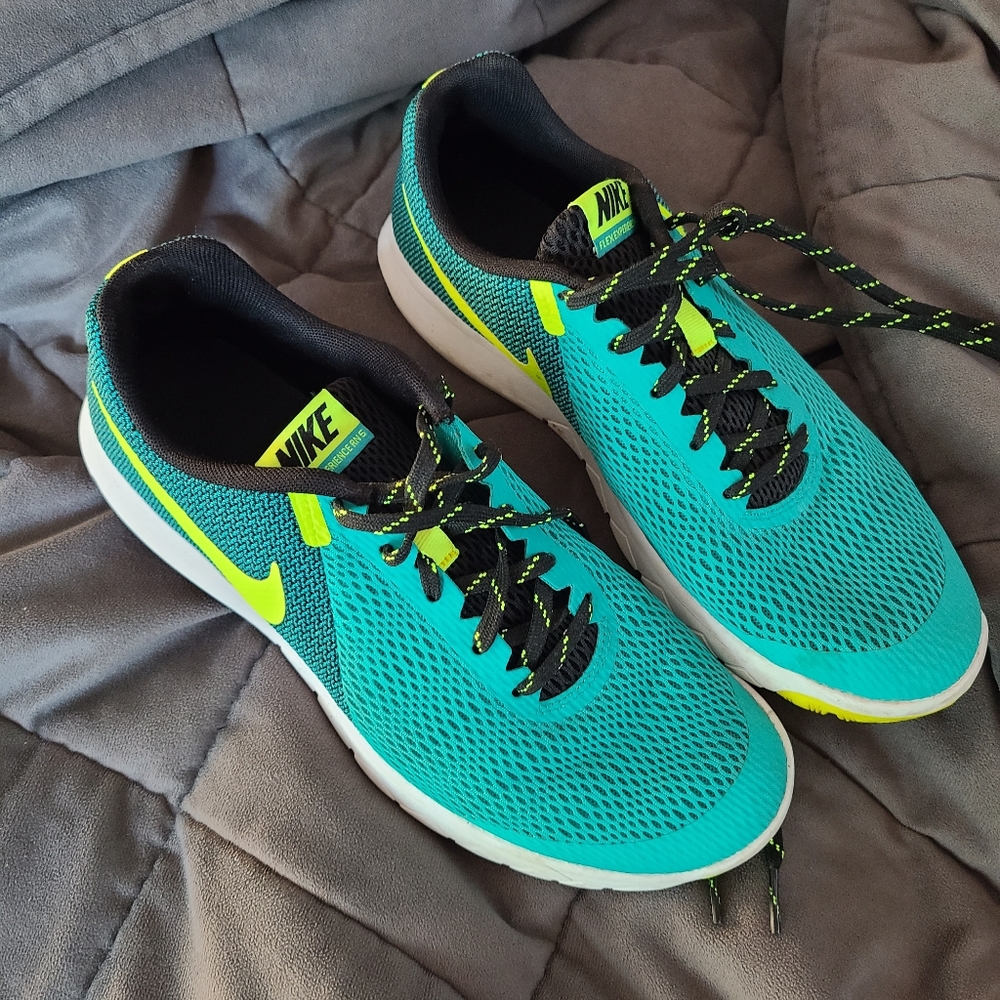 Nike Flex Experience Run 5